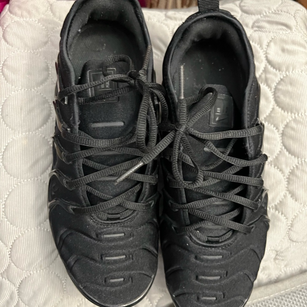 Nike Women's Black Athletic Shoes